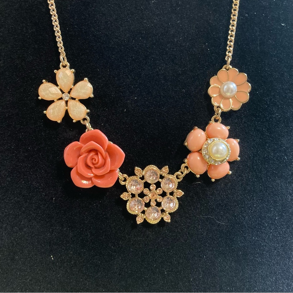 VINTAGE LIZ CLAIBORNE STATEMENT NECKLACE